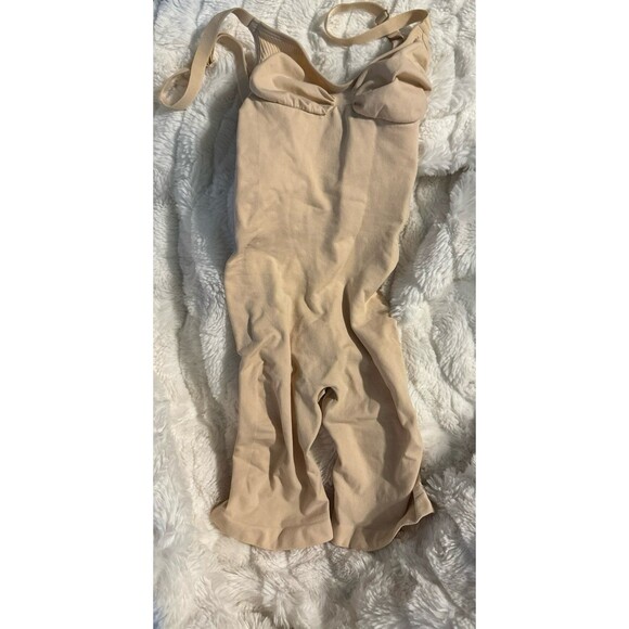 NWOT Skims Sand Seamless Sculpt Mid Thigh Bodysuit Size xs - Picture 3 of 5